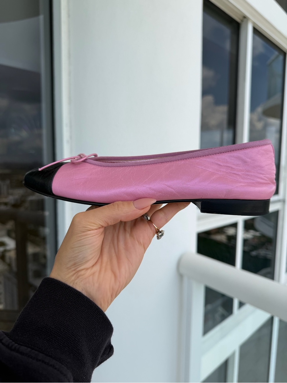 CHANEL Iridescent Pink and Black Cap Toe Bow Ballet Flats - Picture 5 of 6